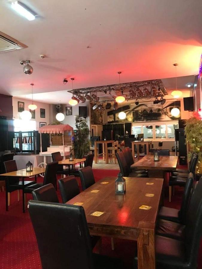 גטשהד Sutherlands Hotel מראה חיצוני תמונה