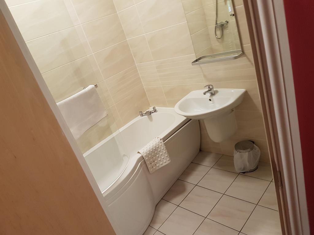 גטשהד Sutherlands Hotel מראה חיצוני תמונה