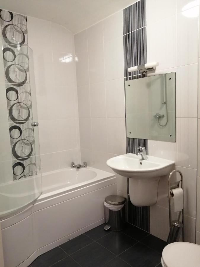 גטשהד Sutherlands Hotel מראה חיצוני תמונה